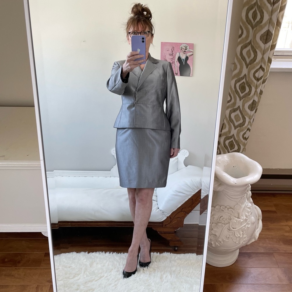 NWT CALVIN KLEIN CREAM BLACK SUIT PENCIL SKIRT SHORT BLAZER  FITTED